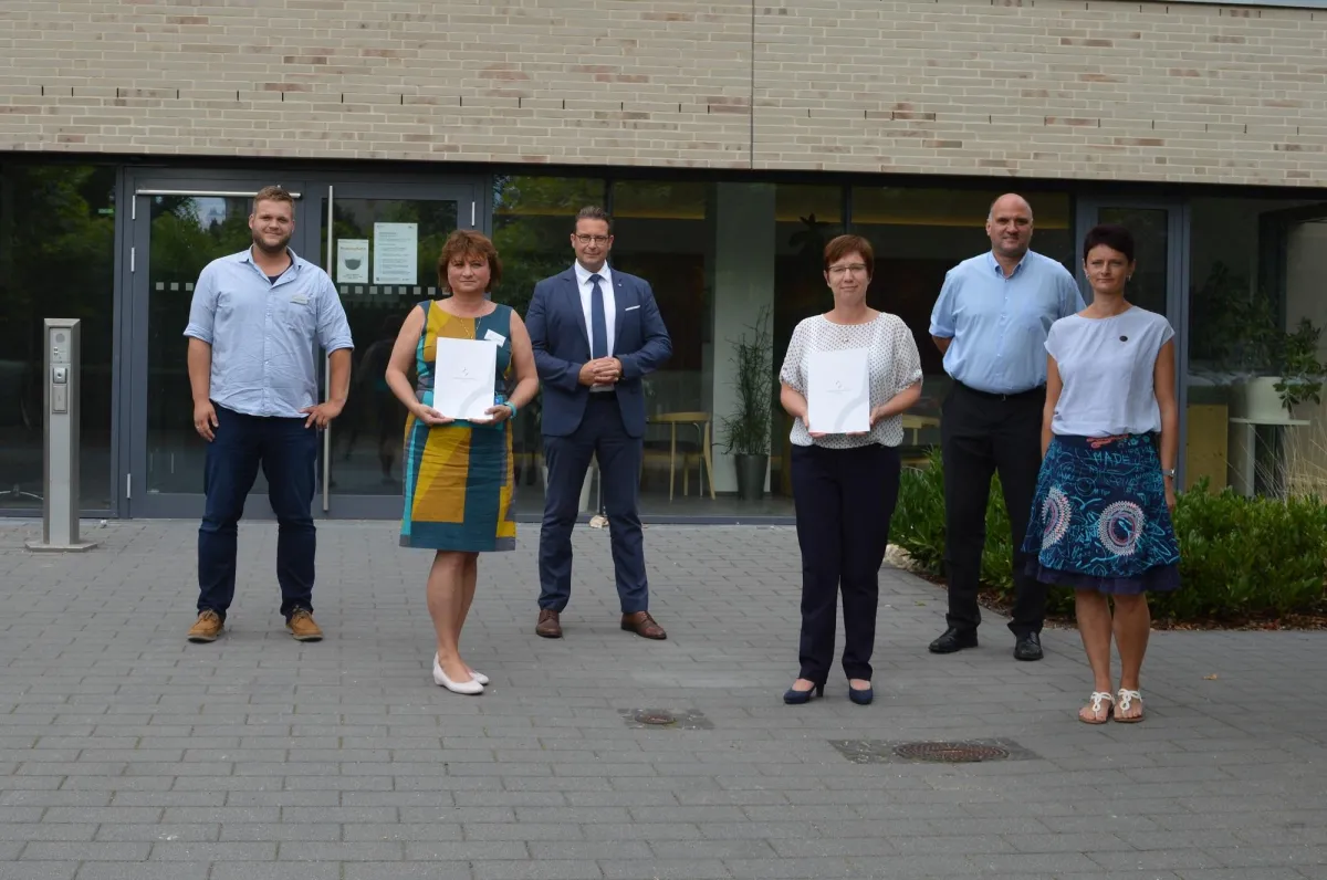 Unterzeichnung des Kooperationsvertrages im Hause der Wirtschaftsakademie Nord