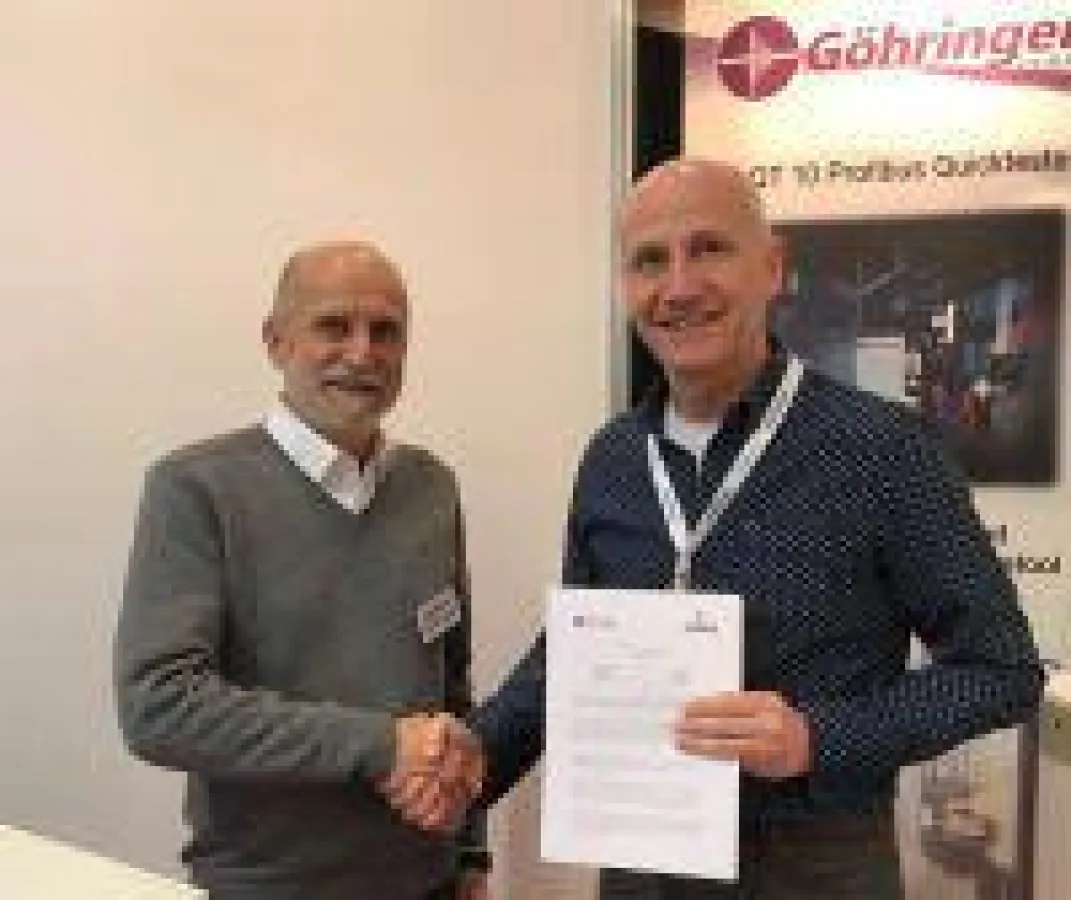 Hans-Ludwig Göhringer, Inhaber von IVG  Göhringer und Bernd Kremer, Geschäftsführer der Aunex GmbH vereinbaren Service-Kooperation