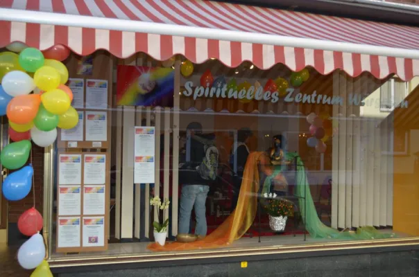 Bild: „Helfen – nicht nur zu Weihnachten“