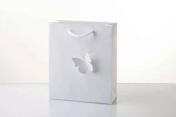 Kleiner Trick, große Wirkung: Riedle stellt die innovative Tragetasche TopLuxe/3D vor Bild: Kleiner Trick, große Wirkung: Riedle stellt die innovative Tragetasche TopLuxe/3D vor