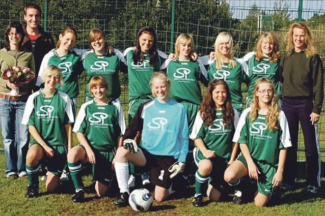 Sponsoring für die Sportjugend - MEISTERLICHE ELEKTRIK spendiert Trikots und T-Shirts für TSV-Elstorf Bild: Sponsoring für die Sportjugend - MEISTERLICHE ELEKTRIK spendiert Trikots und T-Shirts für TSV-Elstorf