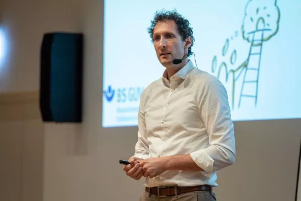 In Zeiten der Herausforderung: Deeskalation als Schlüssel zur Lösung Bild: In Zeiten der Herausforderung: Deeskalation als Schlüssel zur Lösung