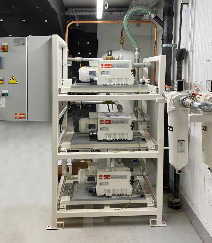 Vakuumsystem von Busch bei der Installation