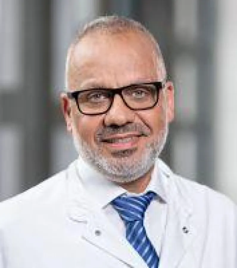 Chefarzt Anwar Hanna leitet die Medizinische Klinik I des Zentrums für Innere Medizin im Gesundheitszentrum Bitterfeld/Wolfen.