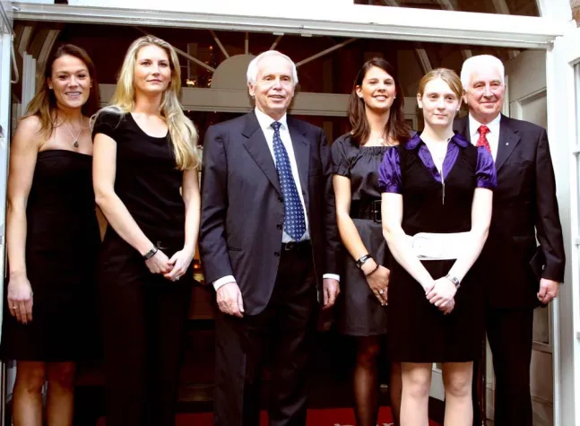 Rheinische Fachhochschule feierte 50. Jubiläum - Masterstudiengänge undPromotionsmöglichkeit setzen Meilensteine Bild: Rheinische Fachhochschule feierte 50. Jubiläum - Masterstudiengänge undPromotionsmöglichkeit setzen Meilensteine