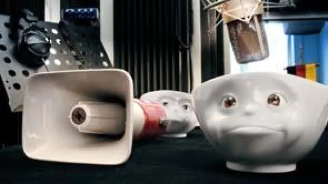 Bild: Deutschland kommentiert die WM 2010 per Handy: FIFTYEIGHT 3D startet mit Zed und escape das WM Studio 2010