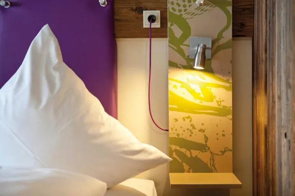 Bild: Markenbildung und Geschichtenerzähler – Interior Design für das neue Explorer-Hotel von camp