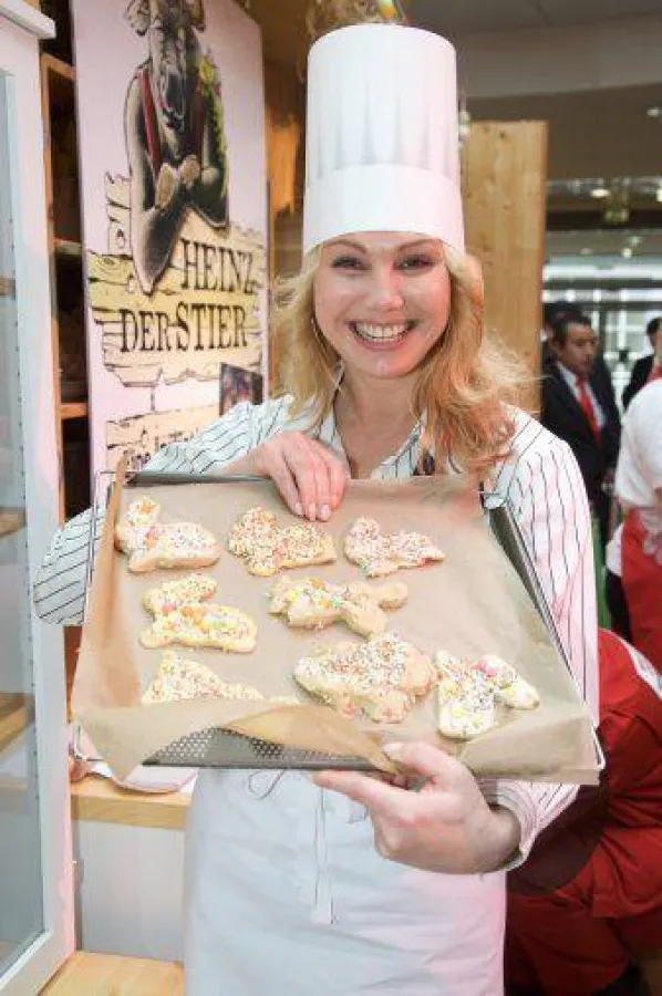 Prominente Charity-Bäckerin: Schauspielerin Christine Zierl