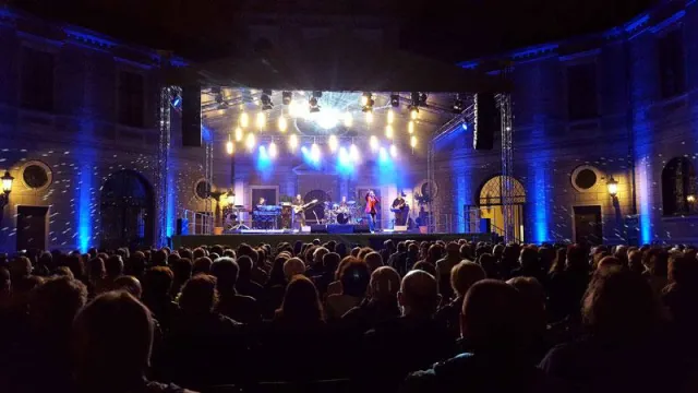 Bild: Gschwendtner-VT freut sich über neue Weißlicht-LED-Bars von LITECRAFT