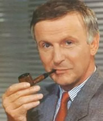 Bild: Armin Halle moderiert das Gespräch zwischen Herrn Michail Gorbatschow und Hans-Dietrich Genscher anlässlich des Charity Gala Dinners am 03.10.2006 im Hotel Atlantic Kempinski in Hamburg