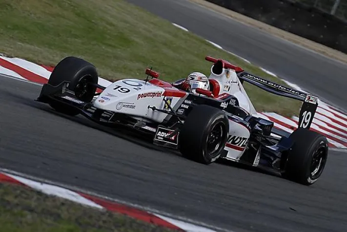 Tim Sandtler in Oschersleben - Das Ziel vor Augen Bild: Tim Sandtler in Oschersleben - Das Ziel vor Augen