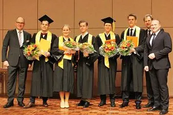 Bild: Die EUFH verabschiedete 200 Absolventen am Standort Brühl: