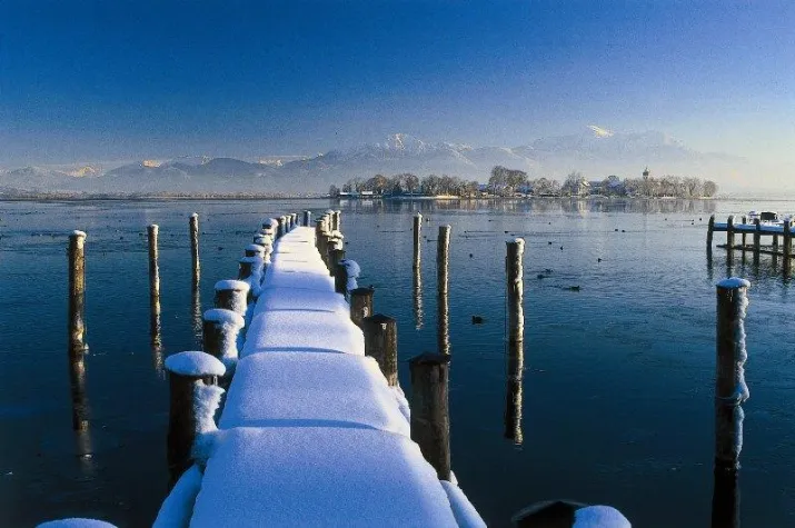 Bild: Einziger Inselweihnachtsmarkt Deutschlands - Winterzauber auf der Fraueninsel am Chiemsee