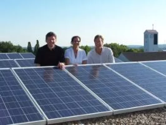 Sonniger Start: Caritas Osnabrück geht in die „Energie-Offensive“ Bild: Sonniger Start: Caritas Osnabrück geht in die „Energie-Offensive“