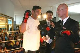 Mattomedia mittendrin - Schlagabtausch zwischen Politik und Sport Bild: Mattomedia mittendrin - Schlagabtausch zwischen Politik und Sport