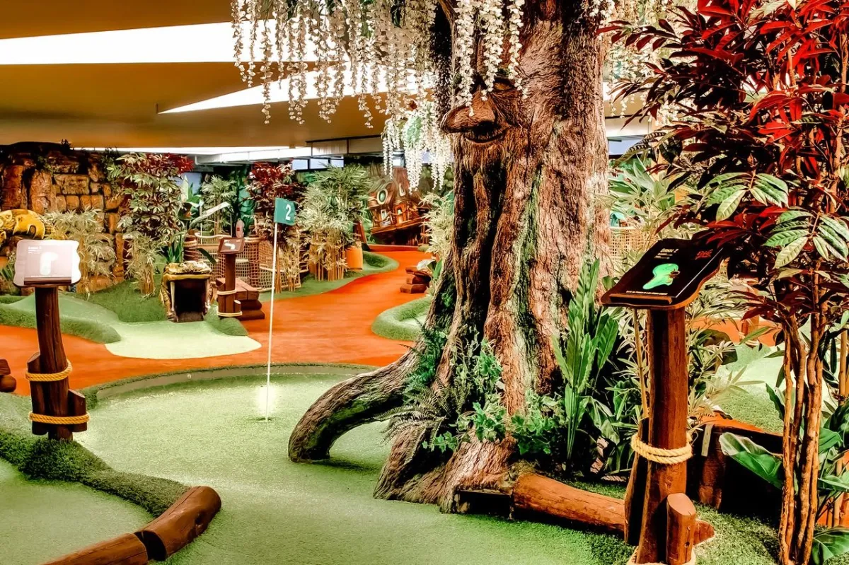 Peter Pans Adventure Minigolf in der Lagune (© Mike Schmidt)