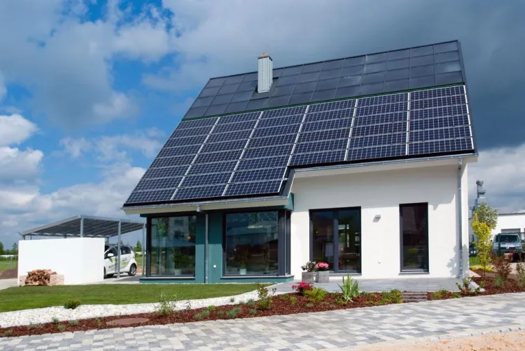 Bild: Kein Stromanschluss, nie wieder Kosten für Öl und Gas - Private Energiewende mit energieautarkem Haus