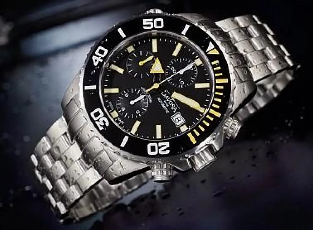 DAVOSA Argonautic Ceramic Chronograph, Heliumventil, Keramiklünette, ø 42,5 mm