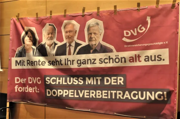 Bild: Mit Elan für den sofortigen Stopp der Doppel- und Mehrfachverbeitragung 