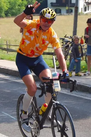 Bild: Triathlon-Urgestein Dr. Hermann Aschwer auf Promotion-Tour für den 1. Globetrotter Harz Triathlon