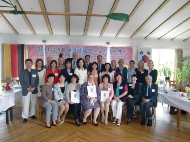 Bild: Pressemitteilung - 1.7. Freihandelsabkommen: Koreanische Delegation unterschreibt Vertrag in Berlin