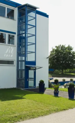 Bild: LiftTec produziert nach neuer EU Maschinenrichtlinie