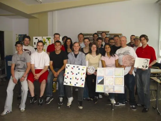 Ingram Micro vergibt Kunstprojekt an die Städtische Fachschule für Farb- und Lacktechnik in München Bild: Ingram Micro vergibt Kunstprojekt an die Städtische Fachschule für Farb- und Lacktechnik in München