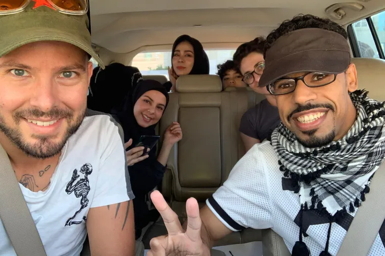 Geschäftsführer im Oman versandet: Start-up hilft Kunden in Corona-Krise trotzdem problemlos weiter Bild: Geschäftsführer im Oman versandet: Start-up hilft Kunden in Corona-Krise trotzdem problemlos weiter