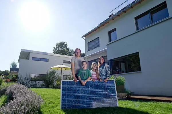Bild: CLEEN Solair bringt Klein-Photovoltaikanlage auf den Markt