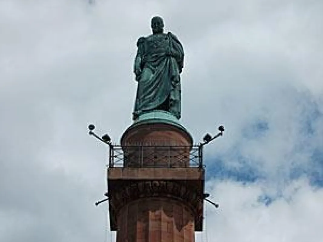 Der Lange Ludwig auf dem Luisenplatz - eines der Darmstädter Wahrzeichen
