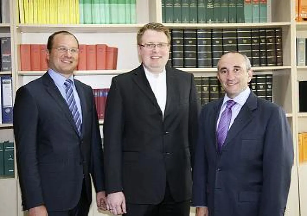 Wirtschaftsprüfer Russel Tenzer zu Besuch bei SH+C in Regensburg