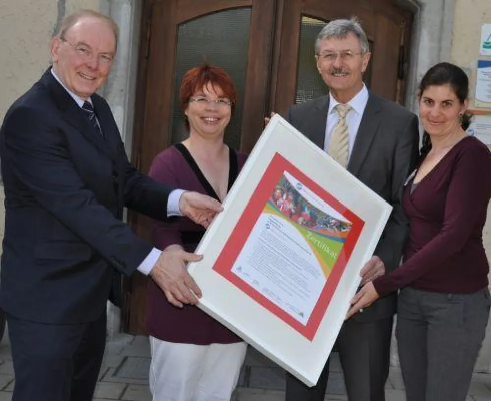 DJH-Bayern Präsident Gerhard Koller, Herbergsleiterin Dagmar Elsner, 2.Bürgermeister Gerhard Weber und Koordinatorin Judith Lamby