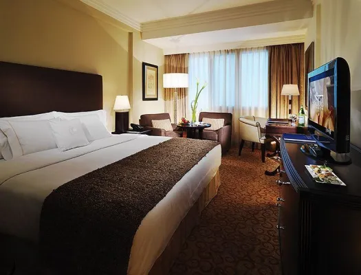 Bild: Drei-Stufen-Renovierung im Sheraton Deira Hotel Dubai - erste Phase Ende November 2007 beendet