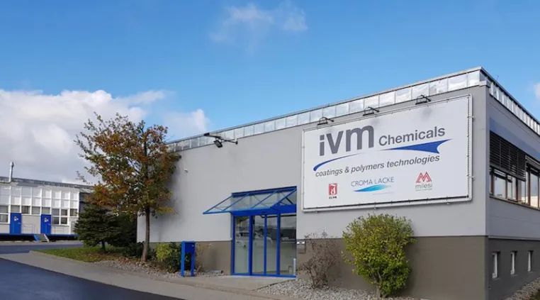 Bild: Partnerschaft mit HOMAG – IVM Chemicals baut Technikum aus: Live-Präsentation von Oberflächenapplikationen