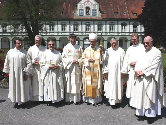 Bild: »Zum Dienst der helfenden und selbstlosen Liebe geweiht«