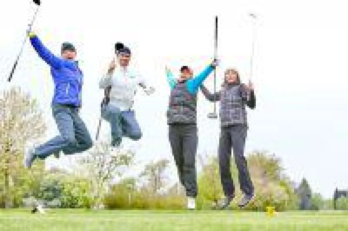 Offizielle Saisoneröffnung im Quellness Golf Resort Bad Griesbach - viel Spaß hatte der Flight von Sandra Kiriasis & Tino Schuster