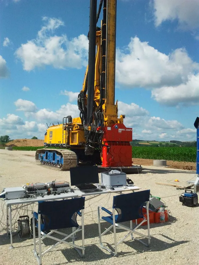 DyStaFIT Versuch: Dynamische Bodenstabilitätstests des Eisenbahnunterbaus mit LAN-AD16f und NextView