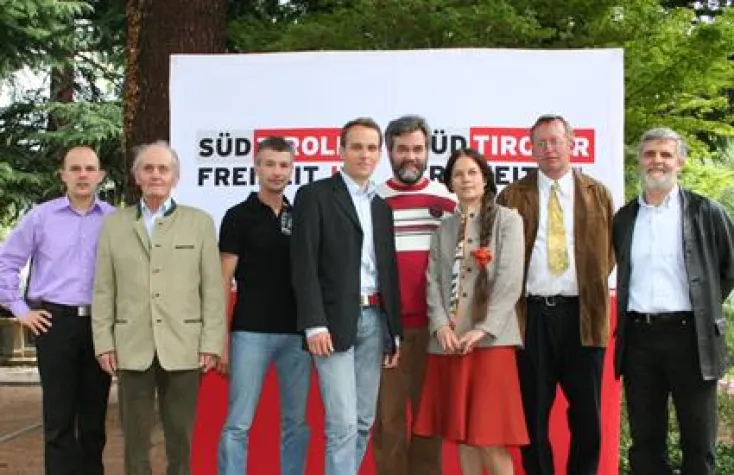 „SÜD-TIROLER FREIHEIT" notariell gegründet Bild: „SÜD-TIROLER FREIHEIT" notariell gegründet