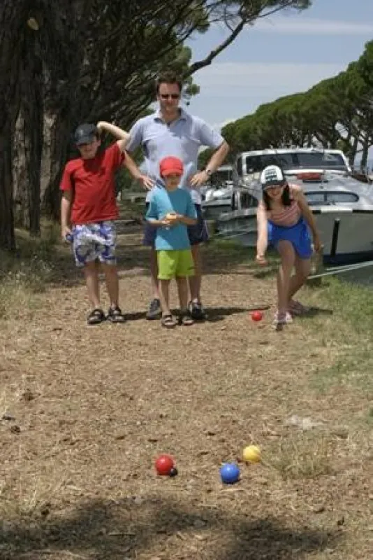 Le Boat bietet auch im Sommer Familienrabatt