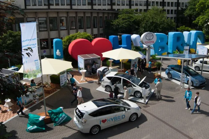 Artlife begleitet Toyota Hybrid Sommer Tour Bild: Artlife begleitet Toyota Hybrid Sommer Tour