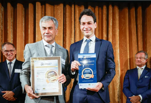 Burghauser Unternehmen Hinterschwepfinger erhält Bayerischen Mittelstandspreis Bild: Burghauser Unternehmen Hinterschwepfinger erhält Bayerischen Mittelstandspreis
