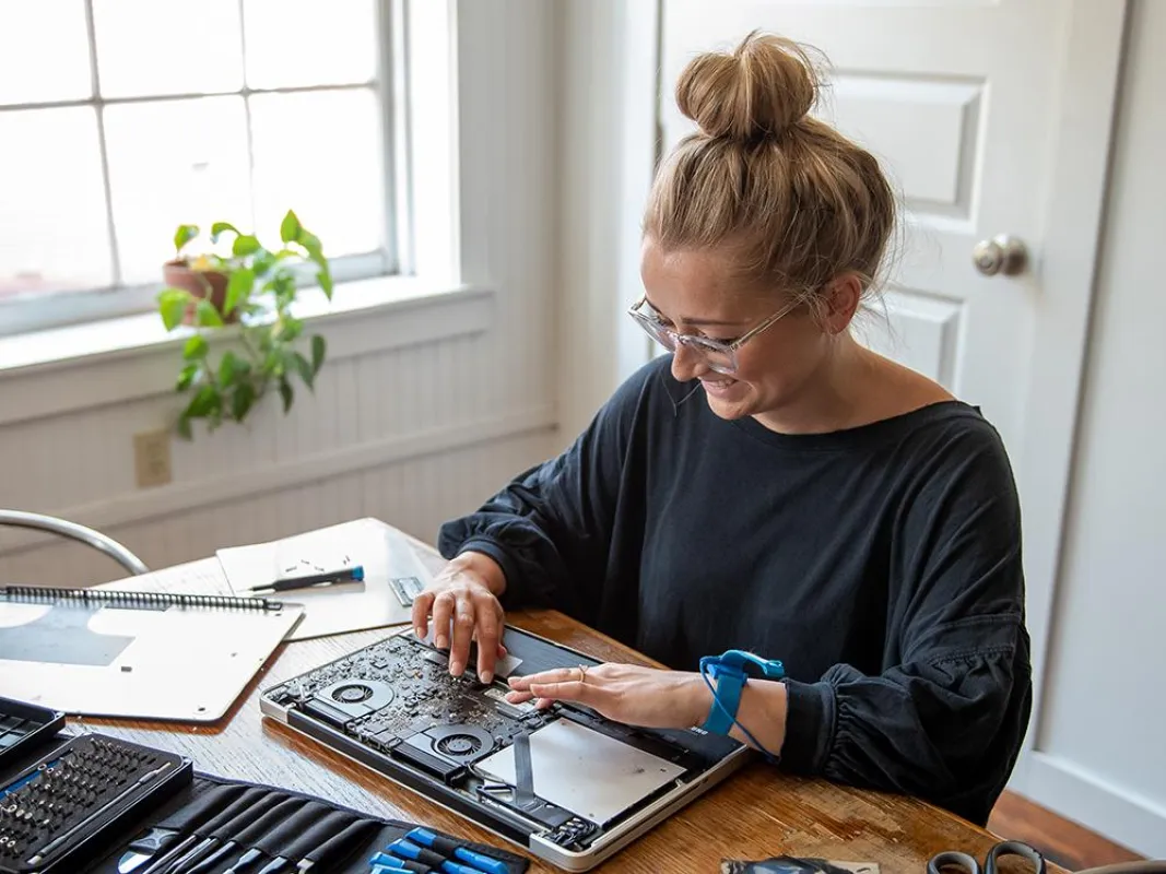 Bei iFixit findet man alles, was man für die Gadget-Reparatur braucht.