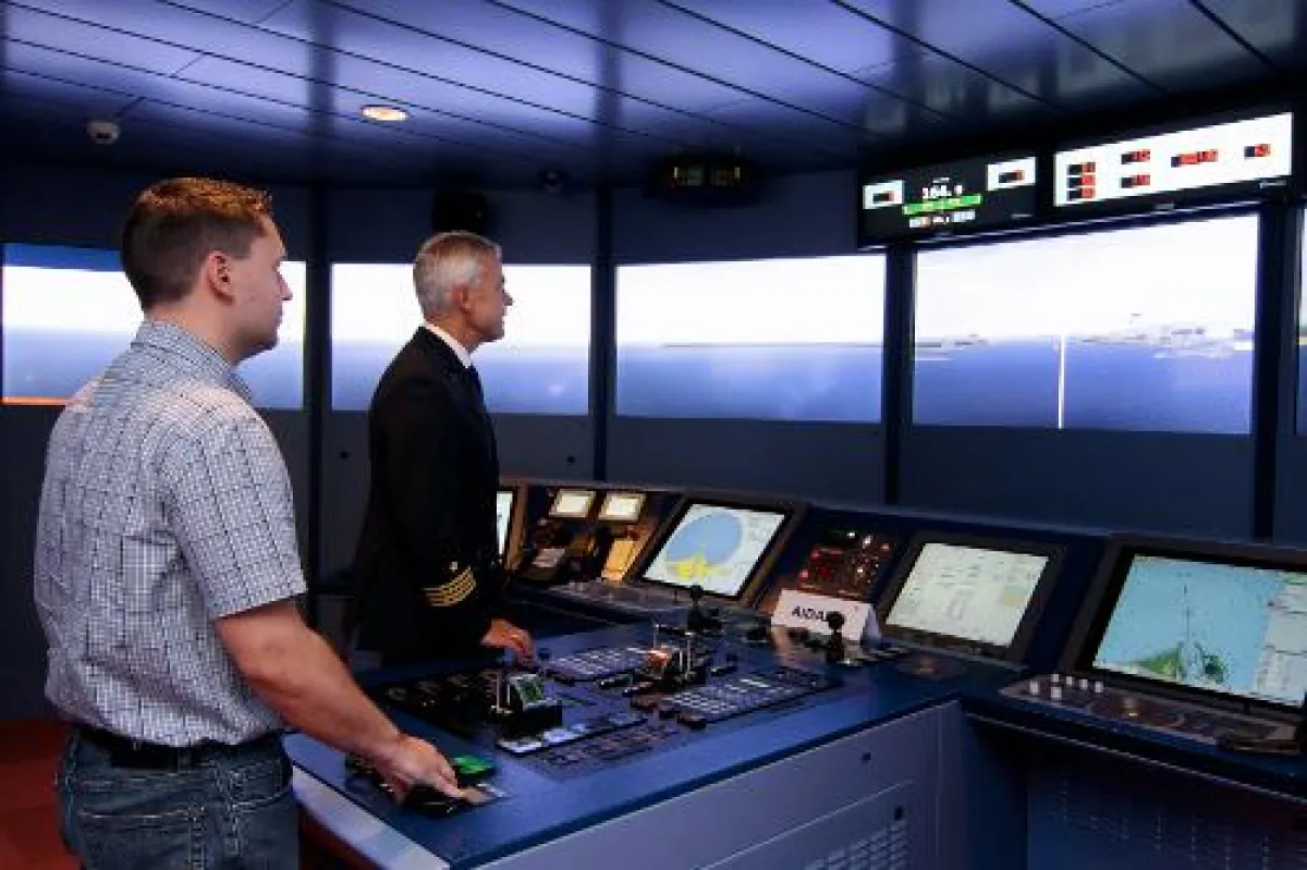 Training im Kreuzfahrtsimulator von AIDA Cruises
