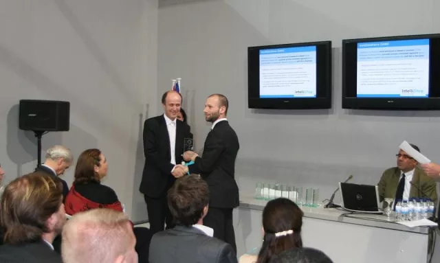Bild: euroSolutions GmbH erhält für IntelliShop 7 das Seal of e-Excellence 2010.