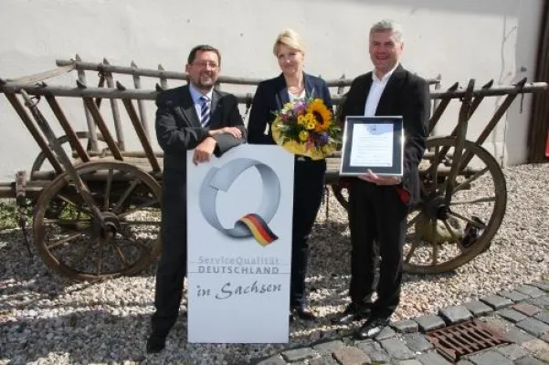 Bild: Landestourismusverband Sachsen verleiht Qualitätssiegel Servicequalität an das Parkhotel Helene – Bad Elster
