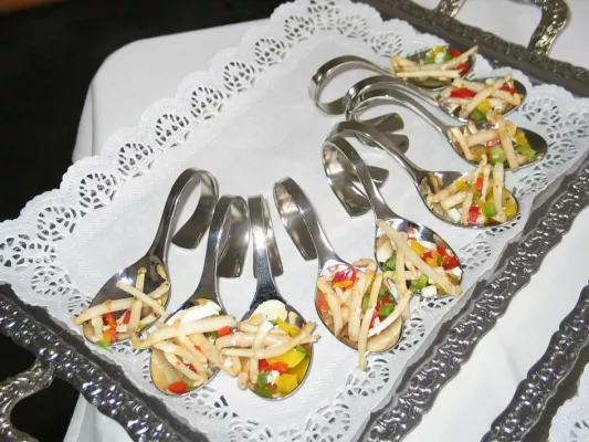 Bild: Hallertauer Hopfenspargel - Bayerns kulinarischer Frühlingsbote