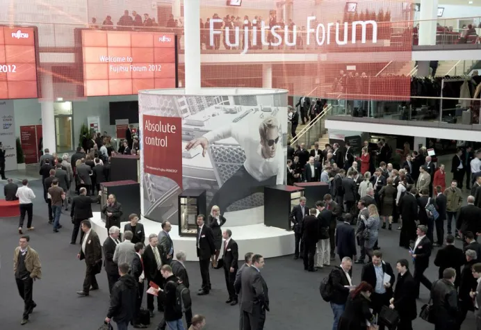 Bild: Werbeagentur RED visualisiert die Marke Fujitsu auf Europas größtem IT-Event.