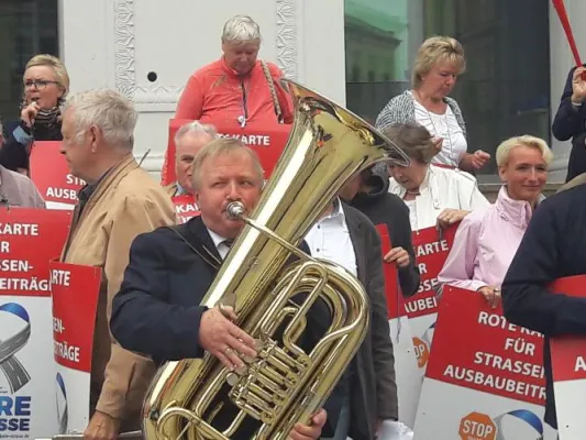 33.000 Unterschriften gegen Straßenausbaubeiträge Bild: 33.000 Unterschriften gegen Straßenausbaubeiträge