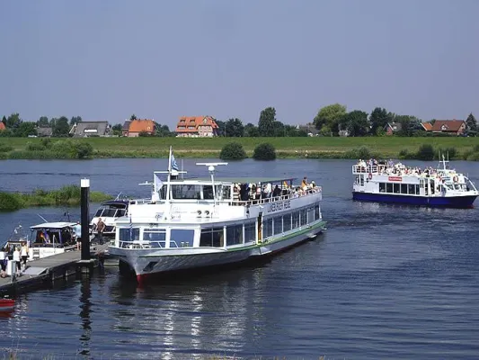 Bild: Die Campingsaison beginnt am Stover Strand