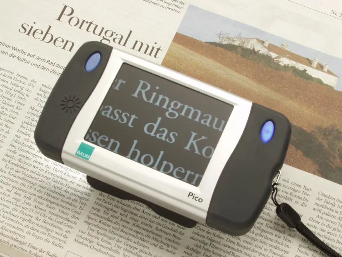 Zeitung lesen mit der elektronischen Lupe \